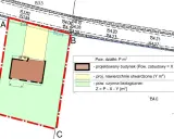 Plan sytuacyjny z zaznaczonym projektowanym budynkiem i legendą, wskazujący na przeniesienie warunków zabudowy.