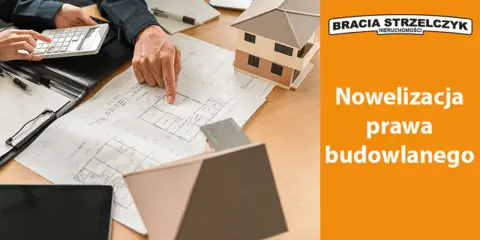 Zespół analizuje plany budowlane i model domu, omawiając nowelizację prawa budowlanego.