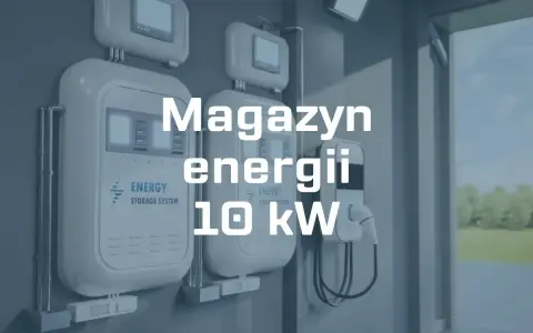 Magazyn energii 10 kW - zobacz, jak długo wystarczy do zasilenia Twojego domu. Dwa białe urządzenia z ekranami i kablem do ładowania.